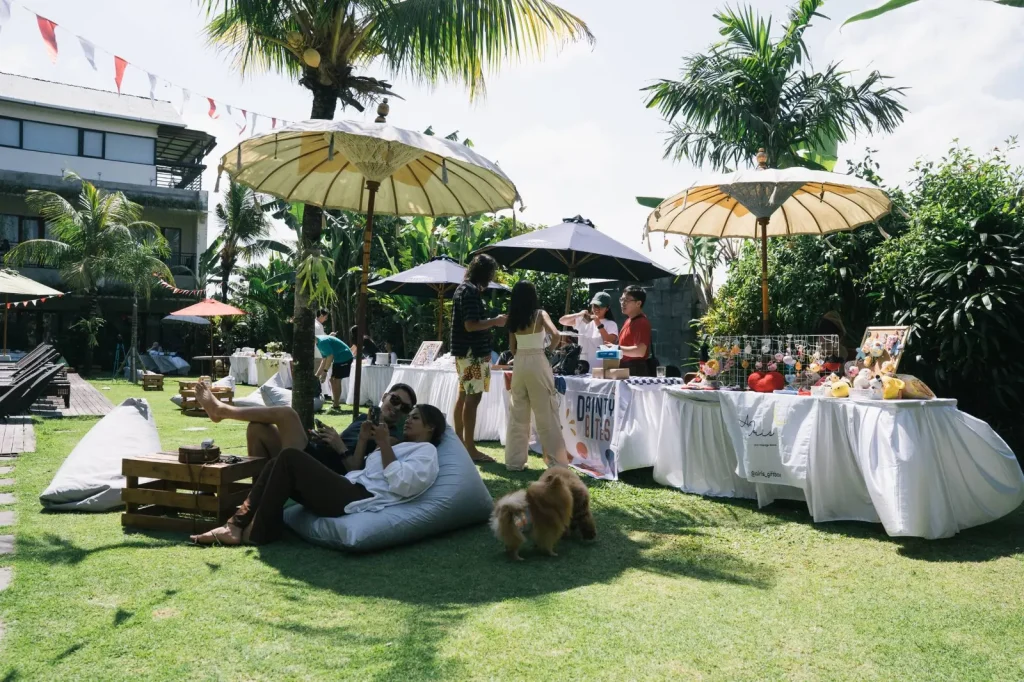 Lounging at the garden market