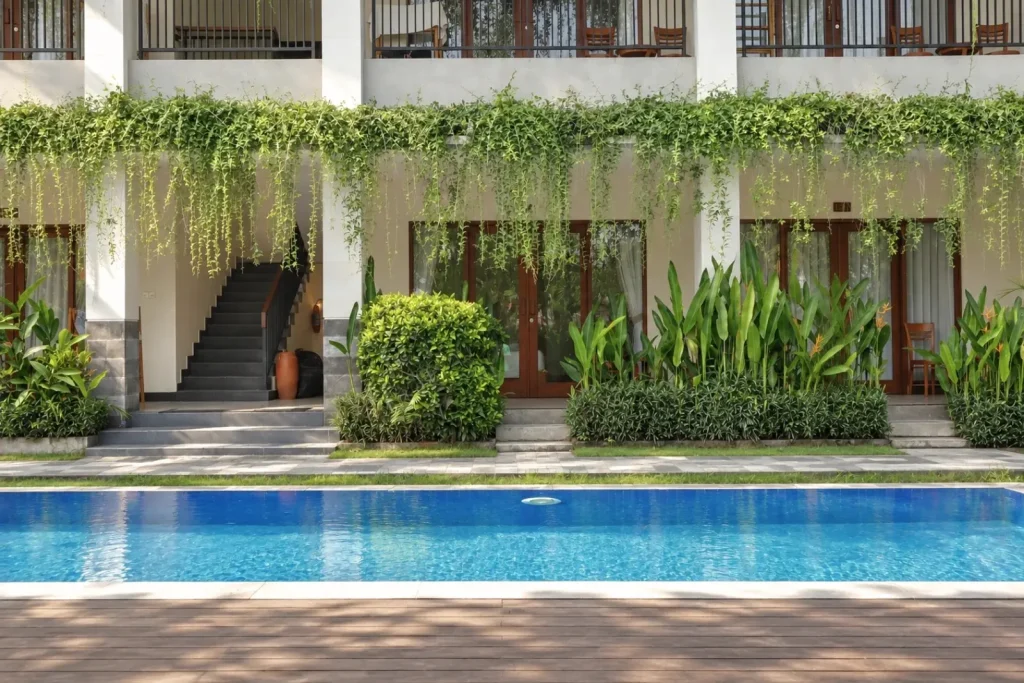 Deluxe Room — Pool Side